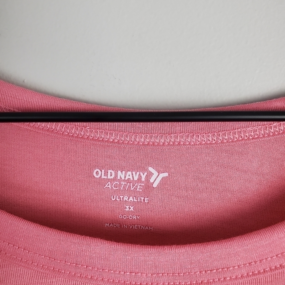 Old Navy Active Pink UltraLite Crop Tank Top 3X - Picture 7 of 11